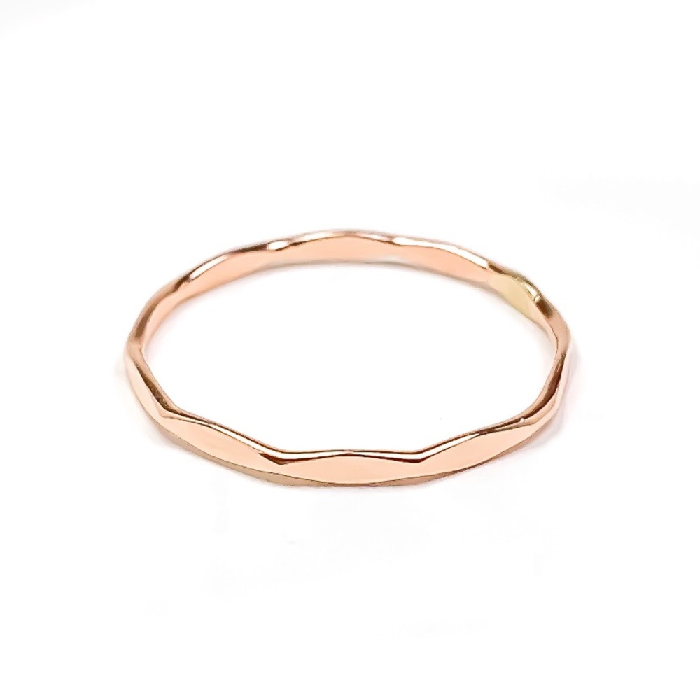 14k Rose gold Faceted ring band, minimalist ring, handmade everyday ring - Picture 3 of 5